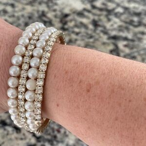 🌞 3 for $15 Beautiful bracelet ( peels and rhinestones) ⭐️Host Pick ⭐️